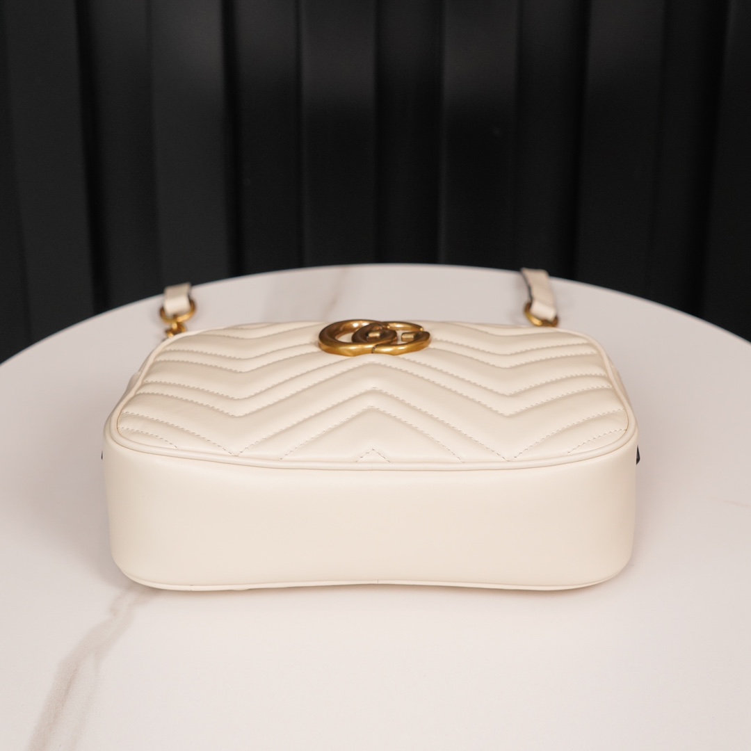 GG Marmont small matelassé shoulder bag (The camera bag) White 447632  - 24x13x7cm