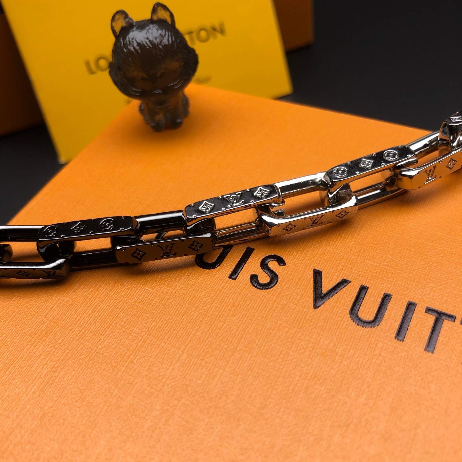 LV  LV x YK Monogram Chain necklace 01