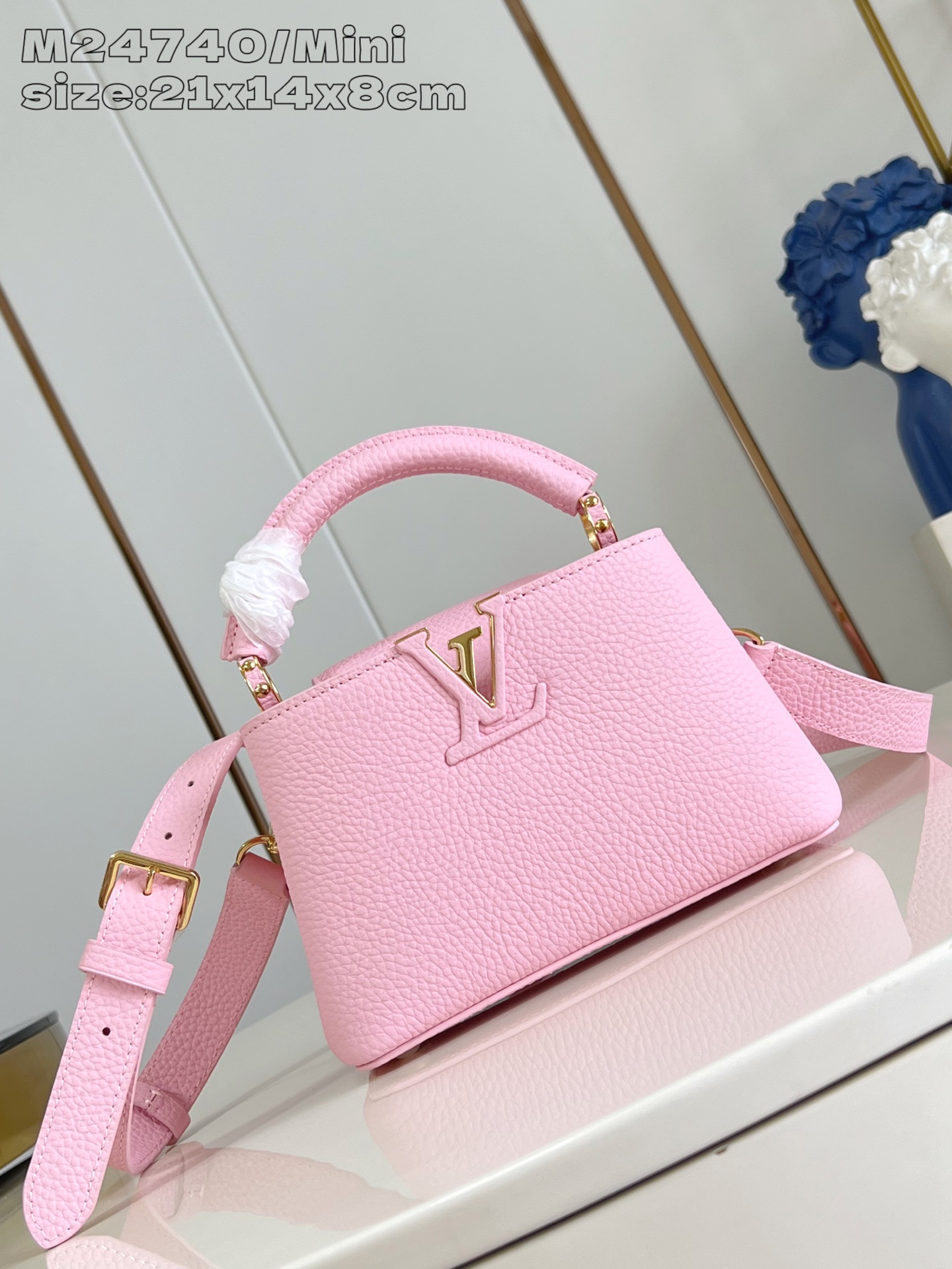 lv Capucines mini M24740 13.6 x 8 x 21