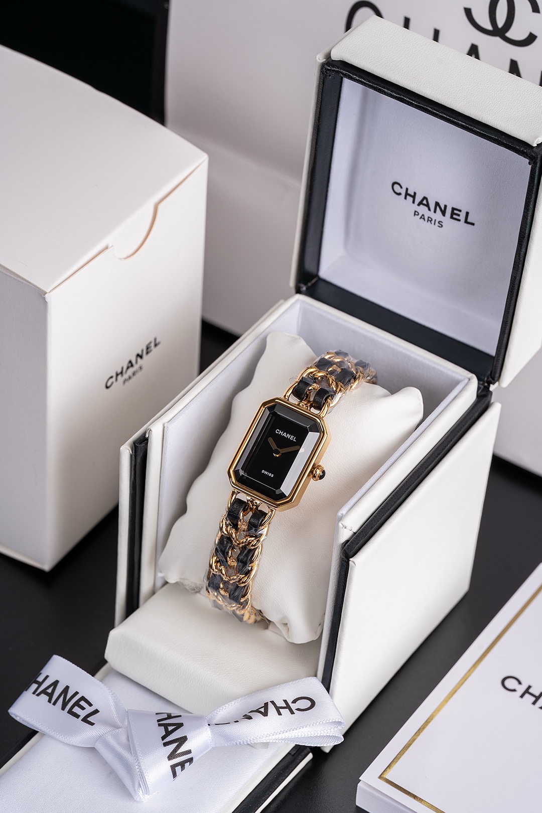 Ch**el watch quartz watch 001