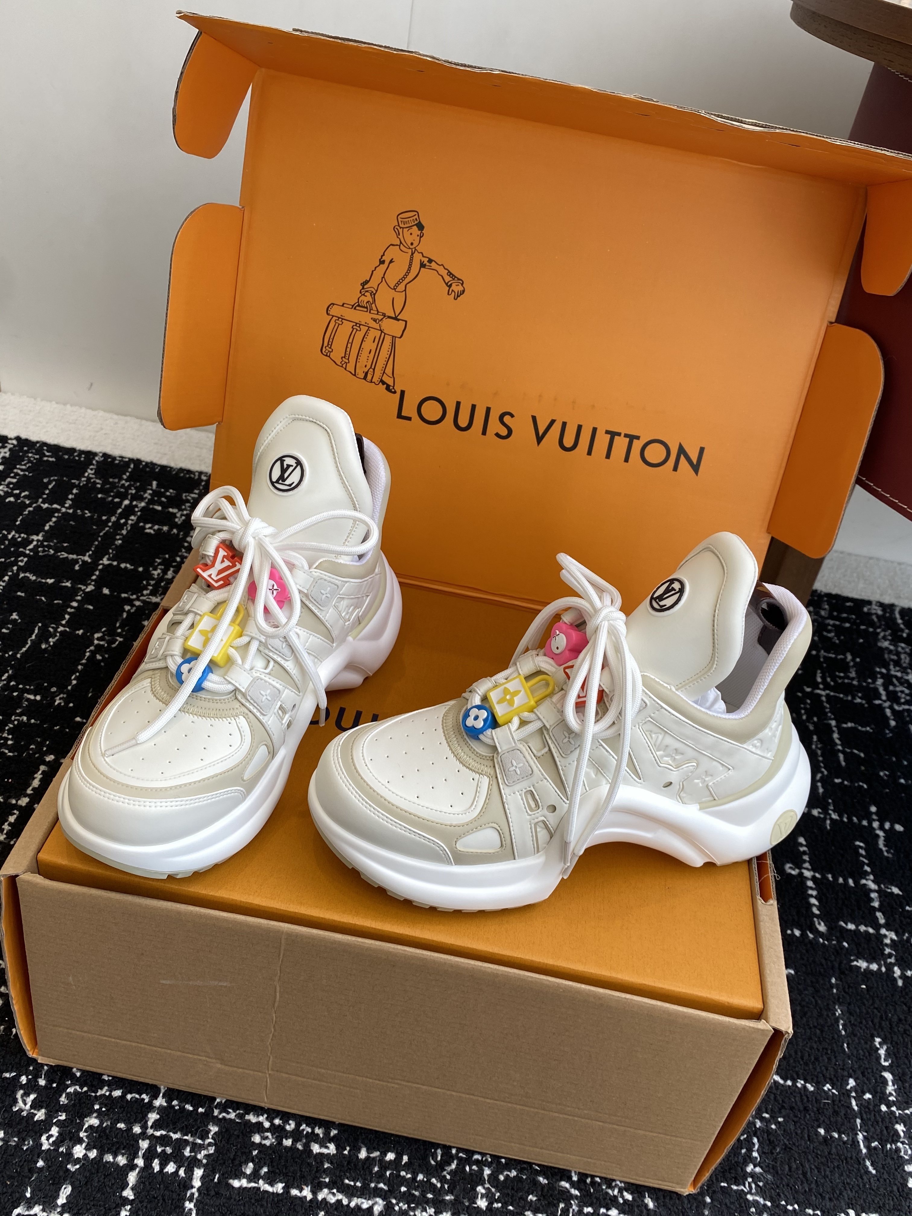 LV Sneaker 07