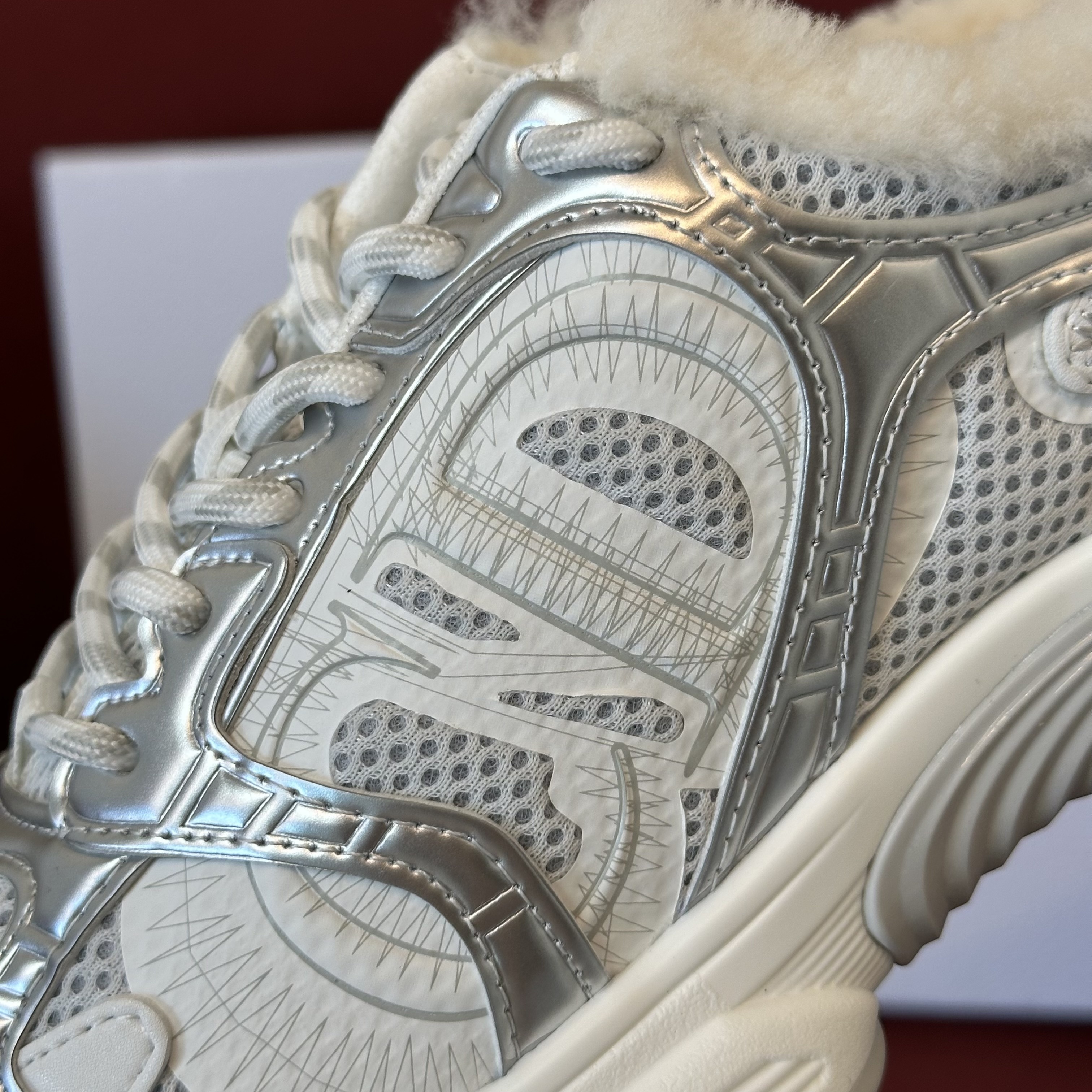 D10r low-top plush sneakers 05