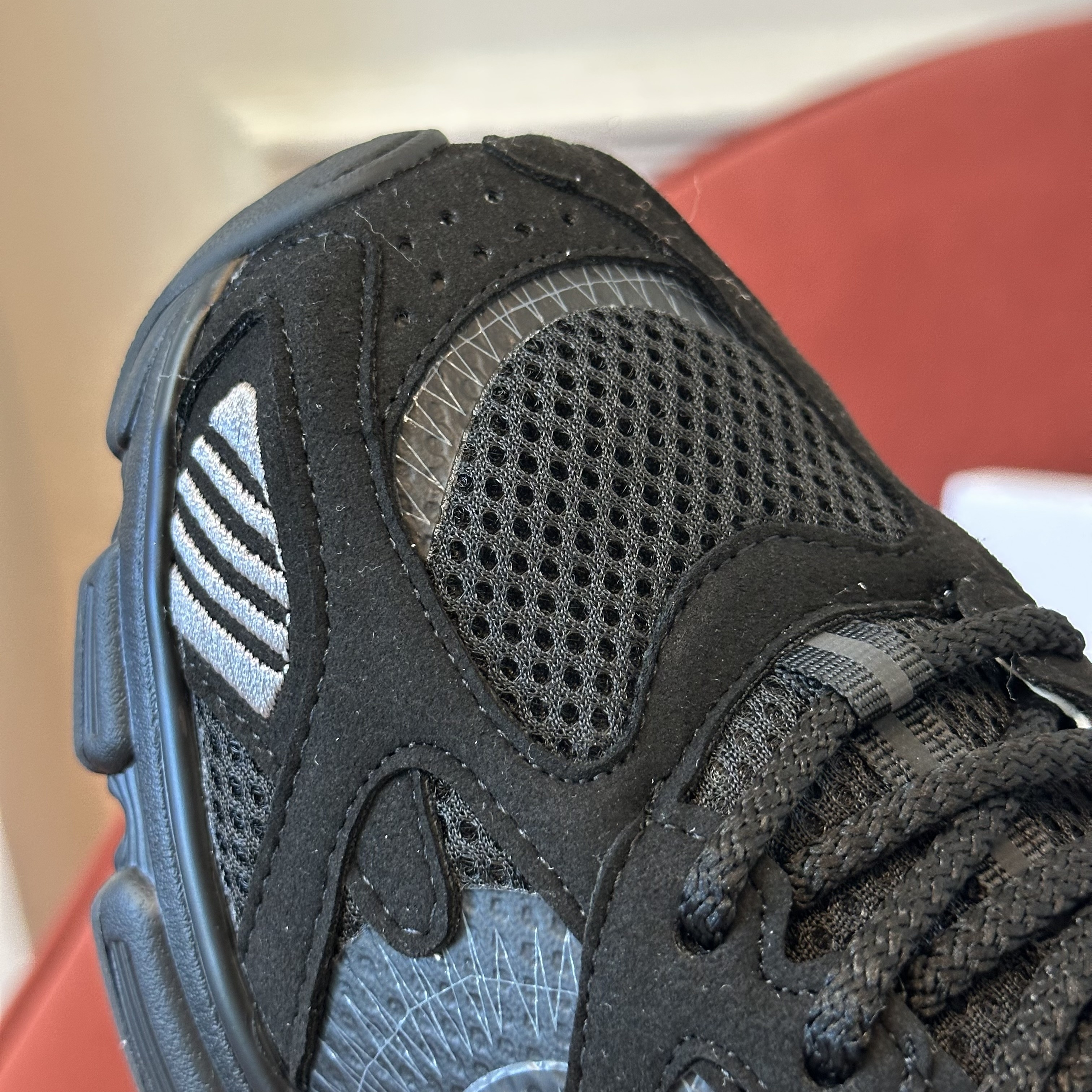 D10r low-top plush sneakers 06